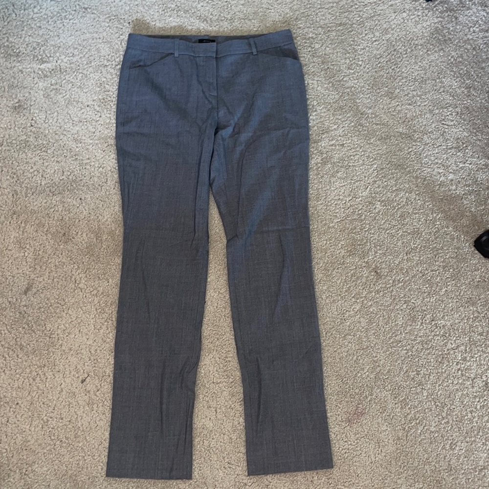 Women’s dress pants, gray, size 4. Barely worn.